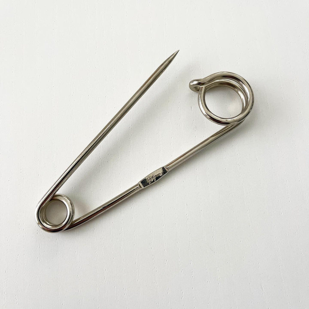 YOHJI YAMAMOTO - YOHJI YAMAMOTO Safety Pin - AVVIIVVA.COM