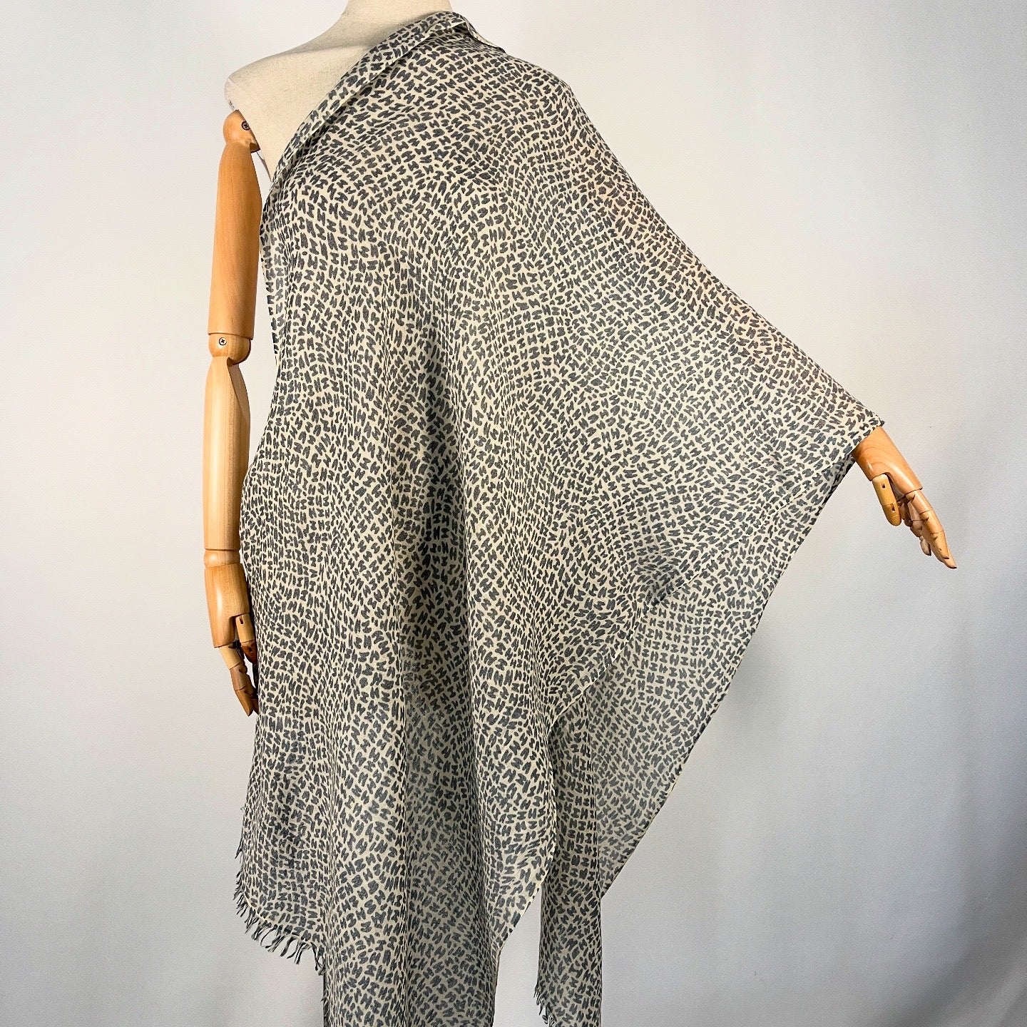 HEMISPHERE Wool/Linen Scarf