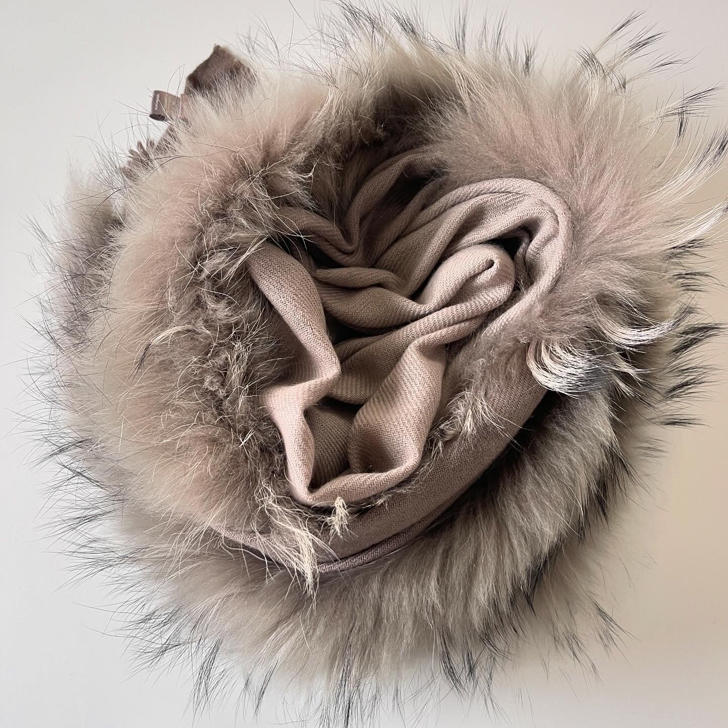 HEMISPHERE Cashmere Fur Scarf