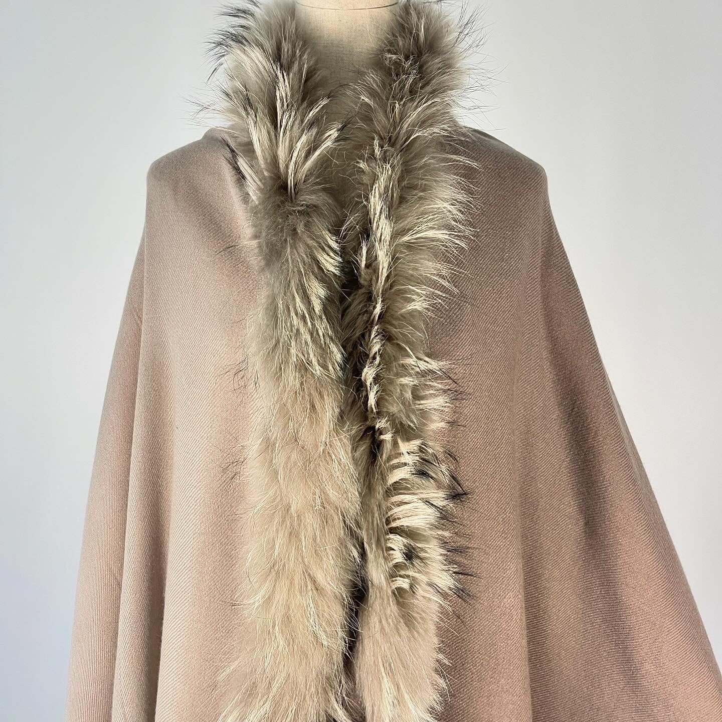 HEMISPHERE Cashmere Fur Scarf