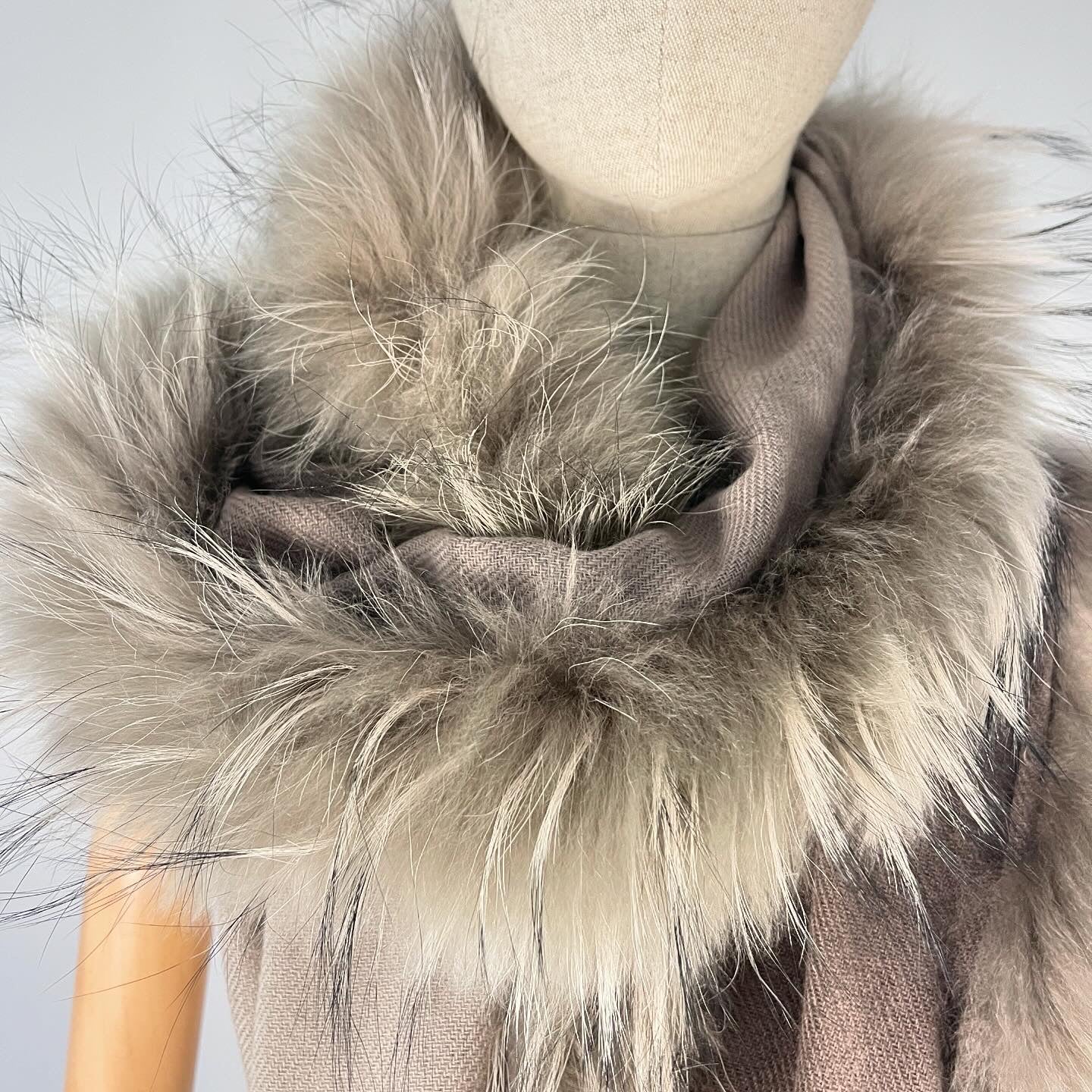 HEMISPHERE Cashmere Fur Scarf