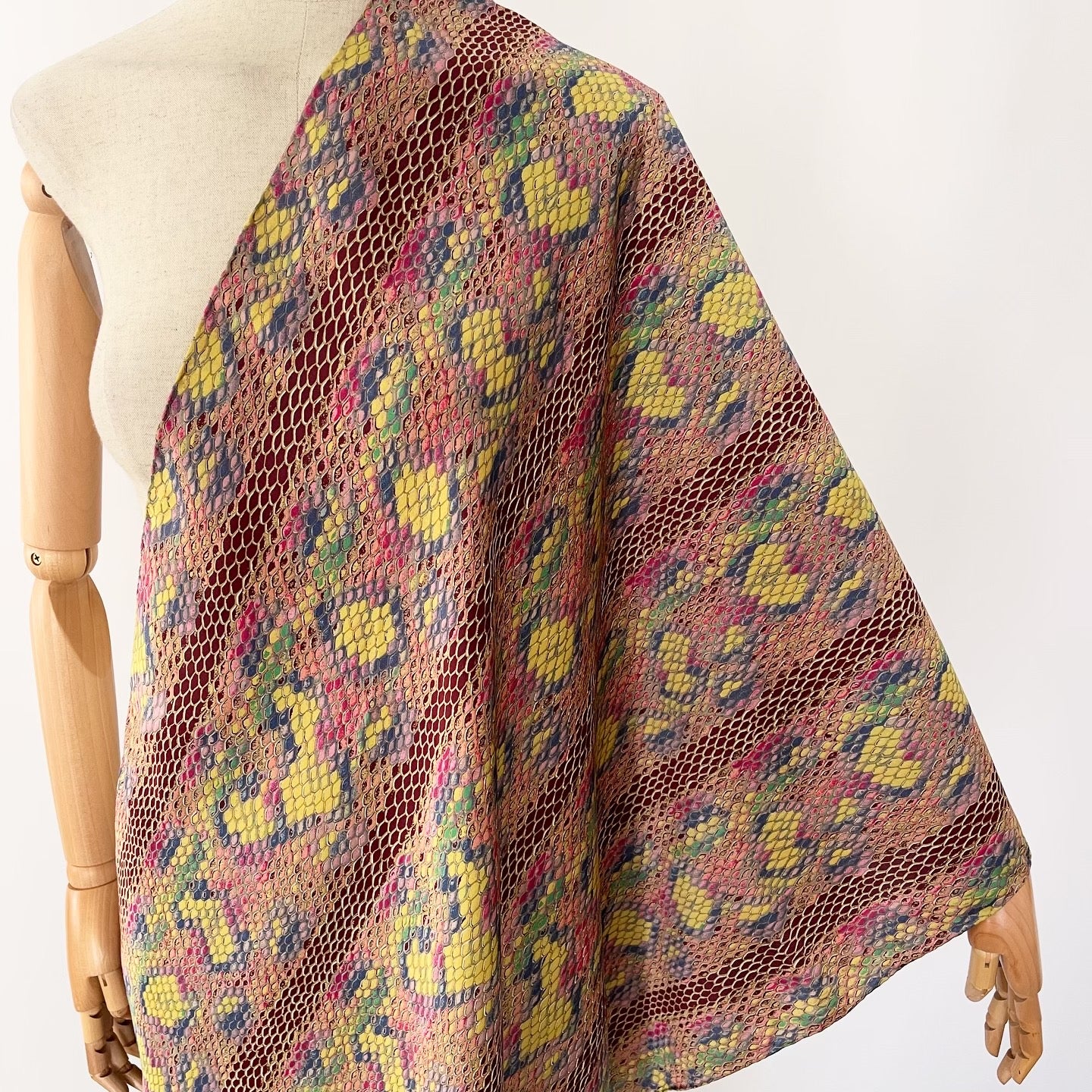 FABRIC FRONTLINE New Silk Scarf