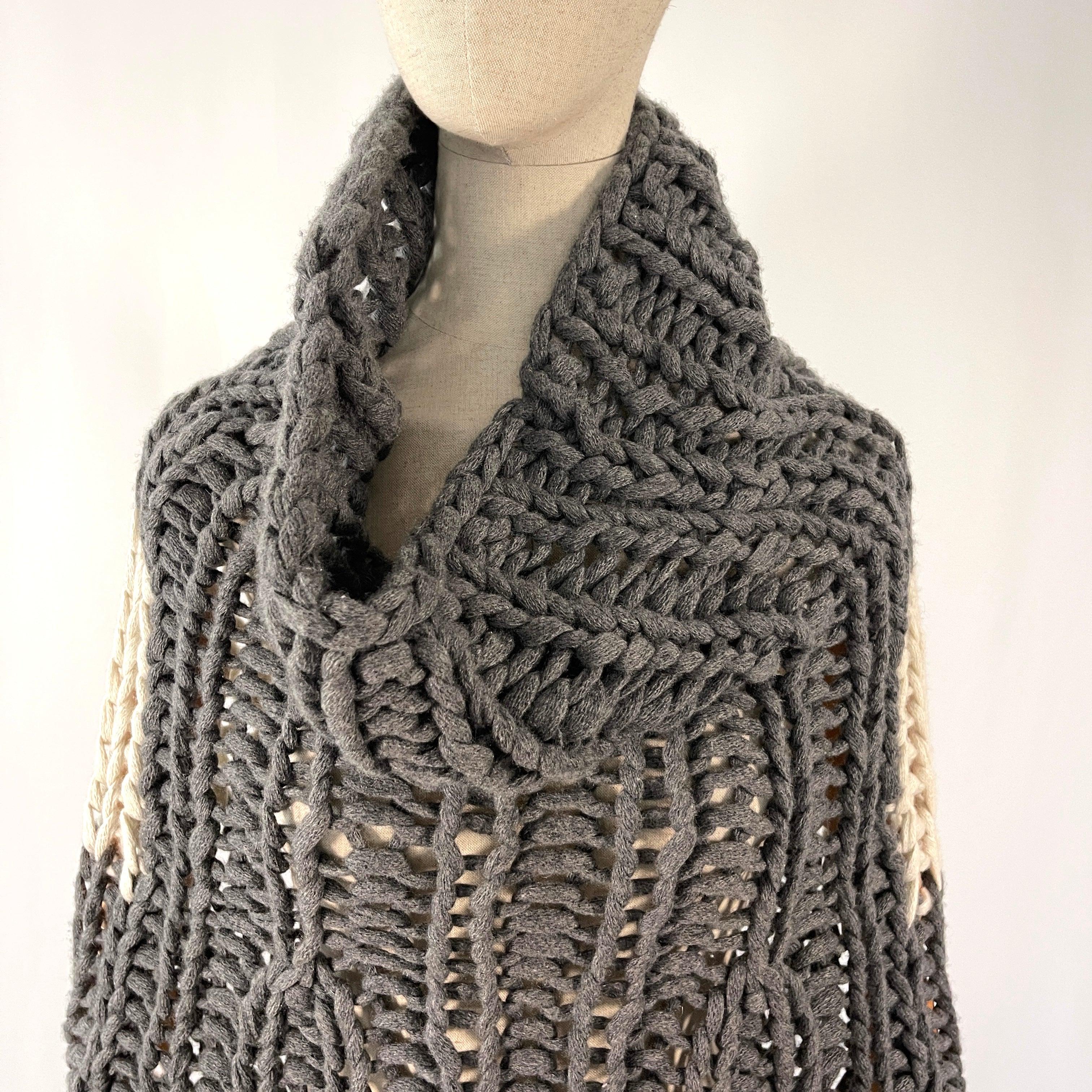 AVIU Cashmere Cape