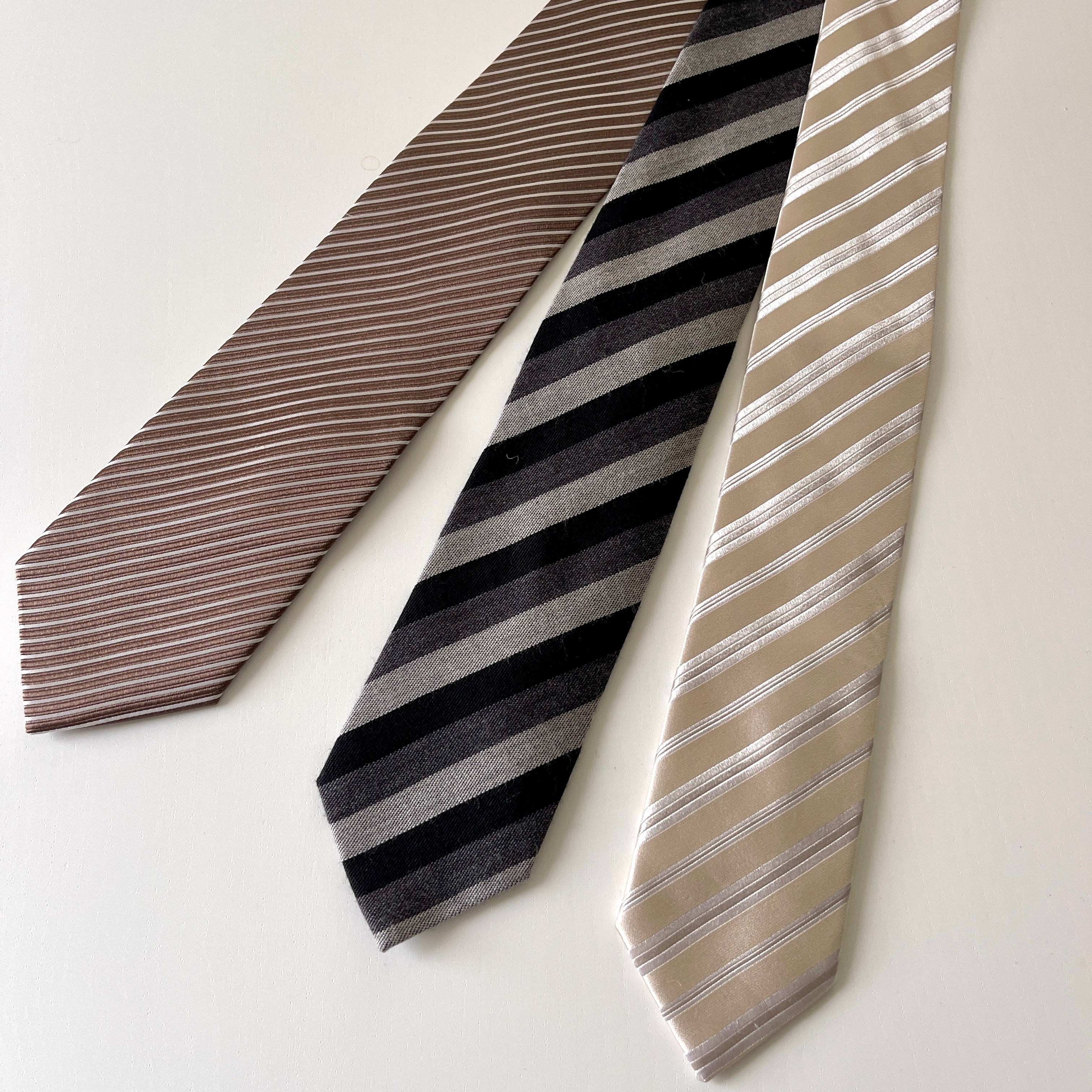 SET OF TIES