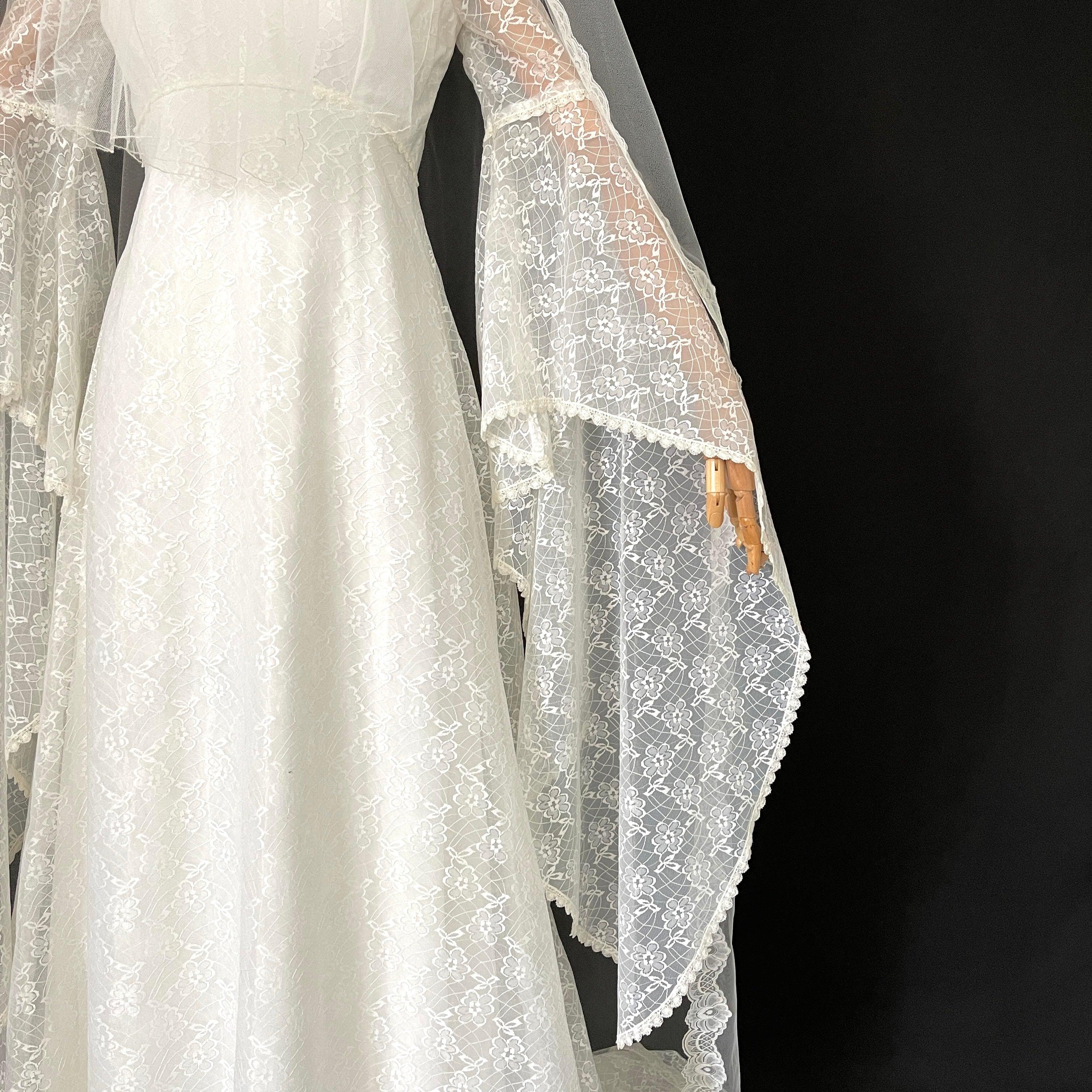 BRITISH Vintage Wedding Dress and Veil