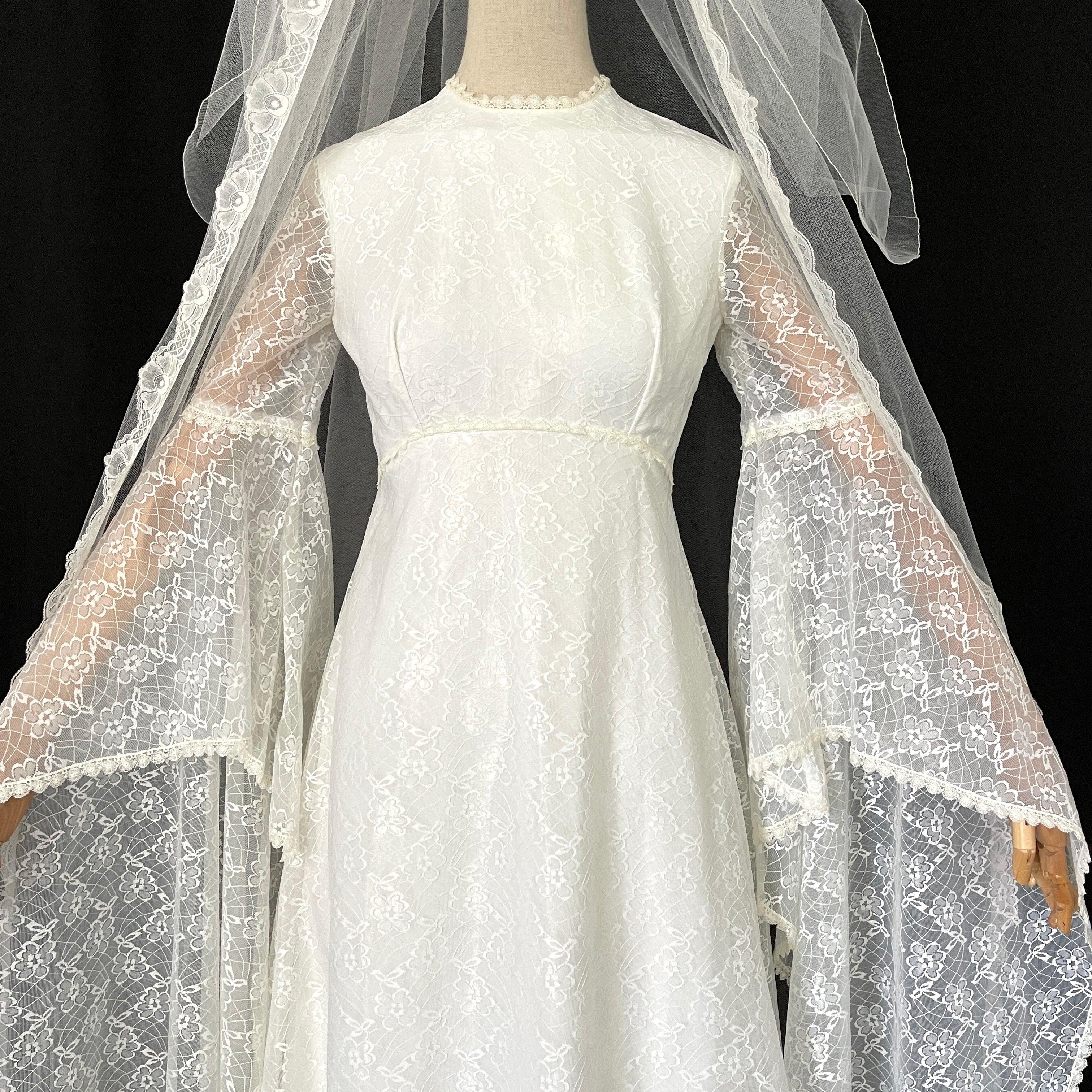 BRITISH Vintage Wedding Dress and Veil