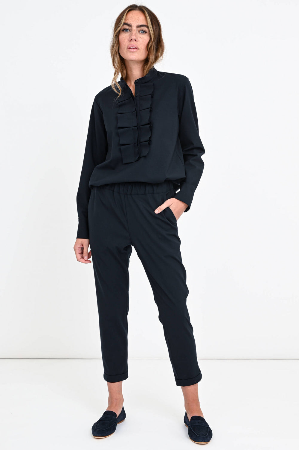 LIS LAREIDA New Pants