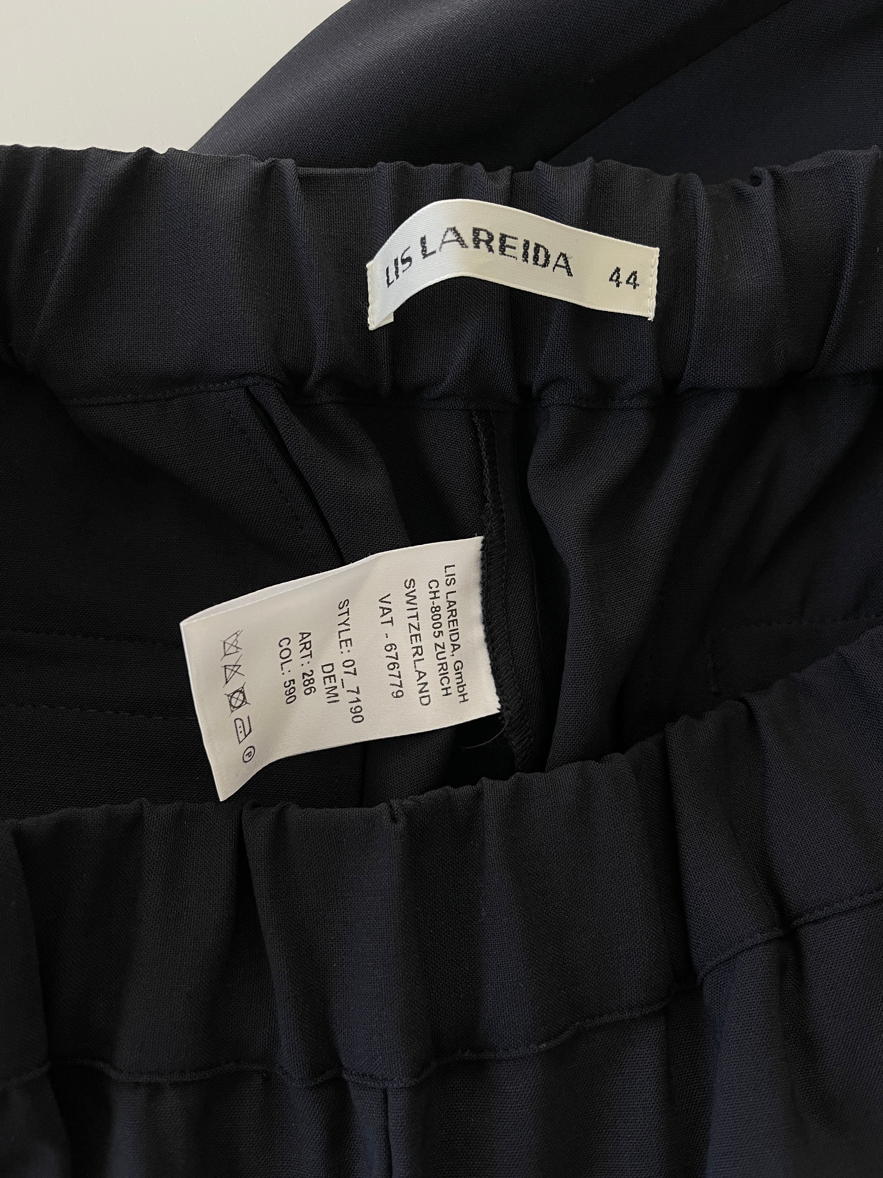 LIS LAREIDA New Pants