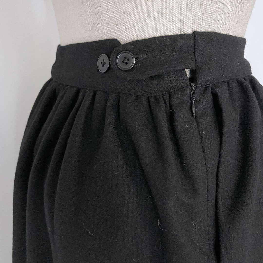 ALEKSANDR MANAMIS - ALEKSANDR MANAMIS Skirt-Shorts - AVVIIVVA.COM