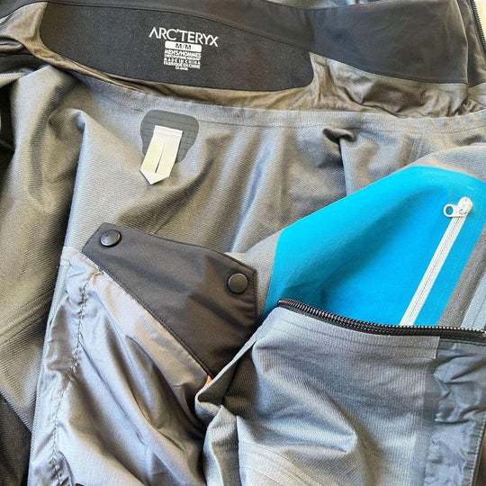 ARCTERYX - ARCTERYX Gore-Tex Jacket - AVVIIVVA.COM