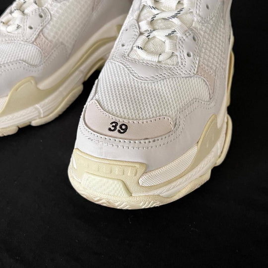 BALENCIAGA - BALENCIAGA Triple S sneakers - AVVIIVVA.COM