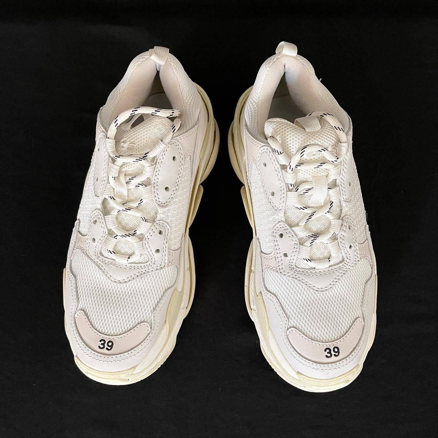 BALENCIAGA - BALENCIAGA Triple S sneakers - AVVIIVVA.COM