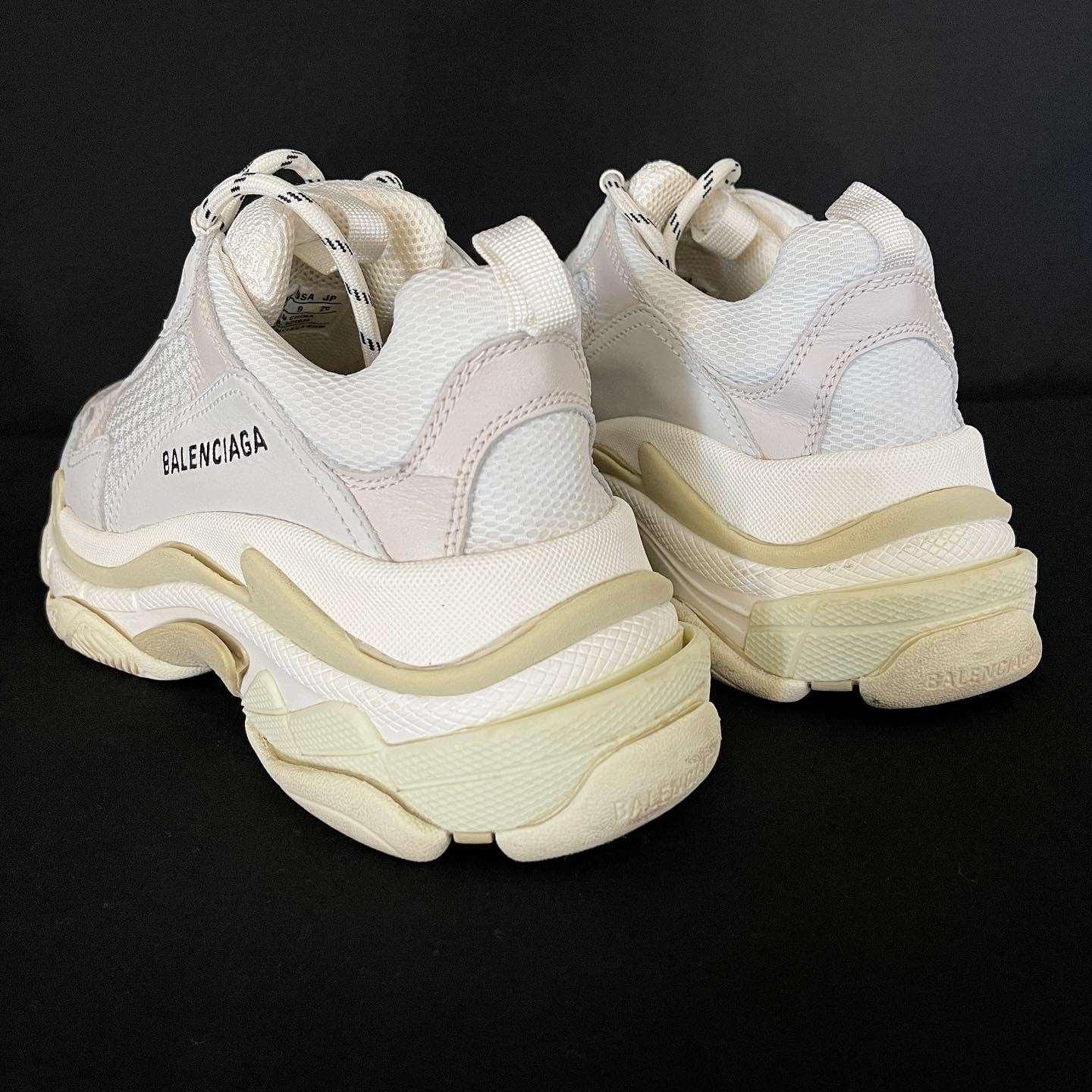 BALENCIAGA - BALENCIAGA Triple S sneakers - AVVIIVVA.COM