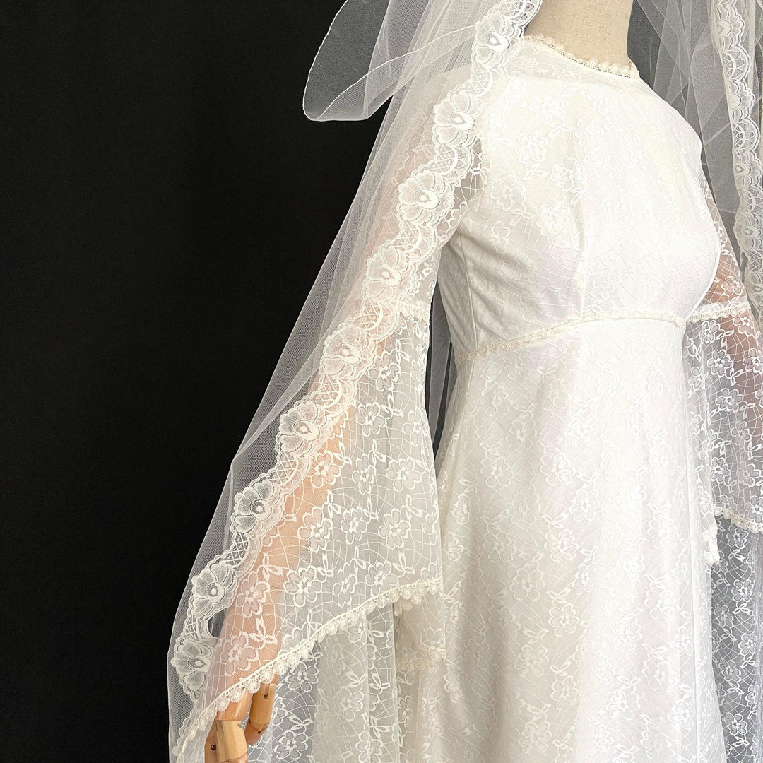 BRITISH Vintage - BRITISH Vintage Wedding Dress and Veil - AVVIIVVA.COM