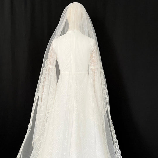 BRITISH Vintage - BRITISH Vintage Wedding Dress and Veil - AVVIIVVA.COM