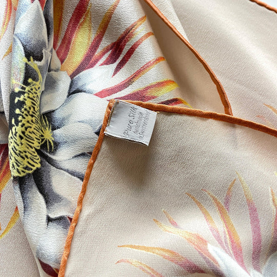 FABRIC FRONTLINE - FABRIC FRONTLINE Silk Scarf - AVVIIVVA.COM