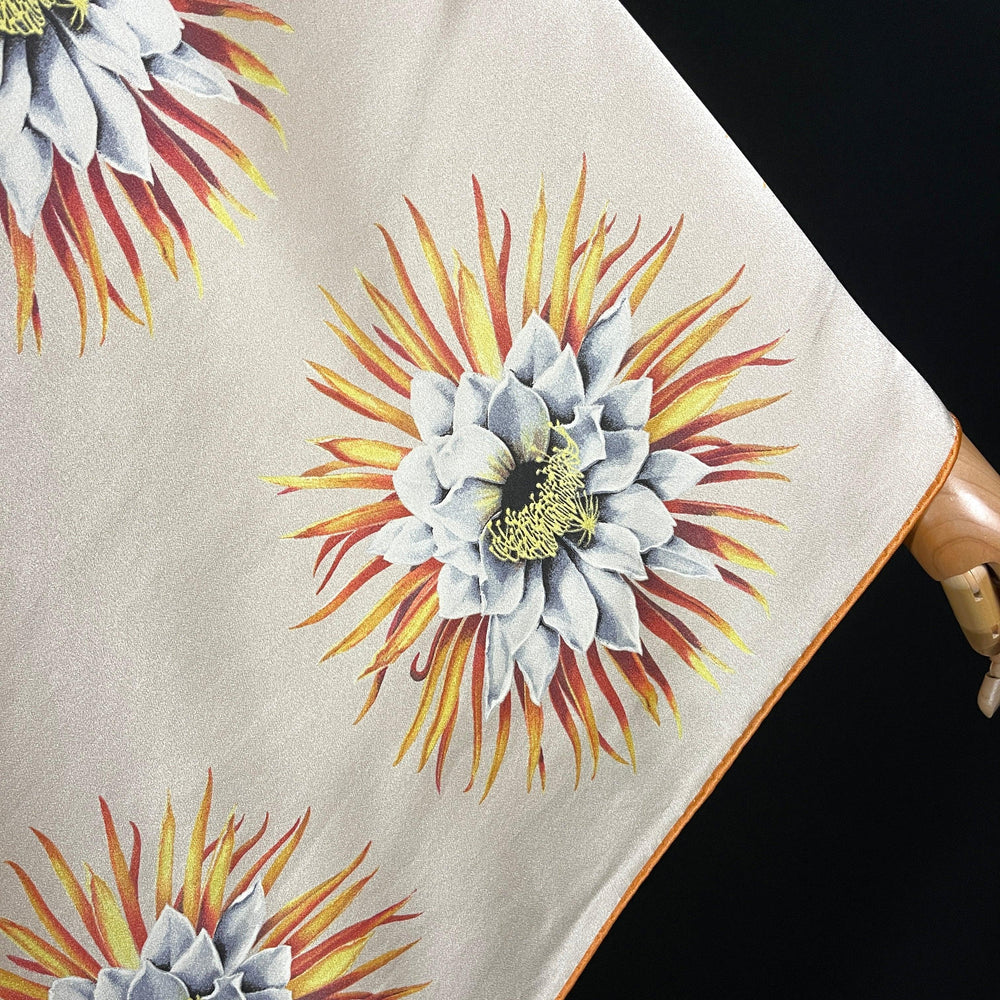 FABRIC FRONTLINE - FABRIC FRONTLINE Silk Scarf - AVVIIVVA.COM