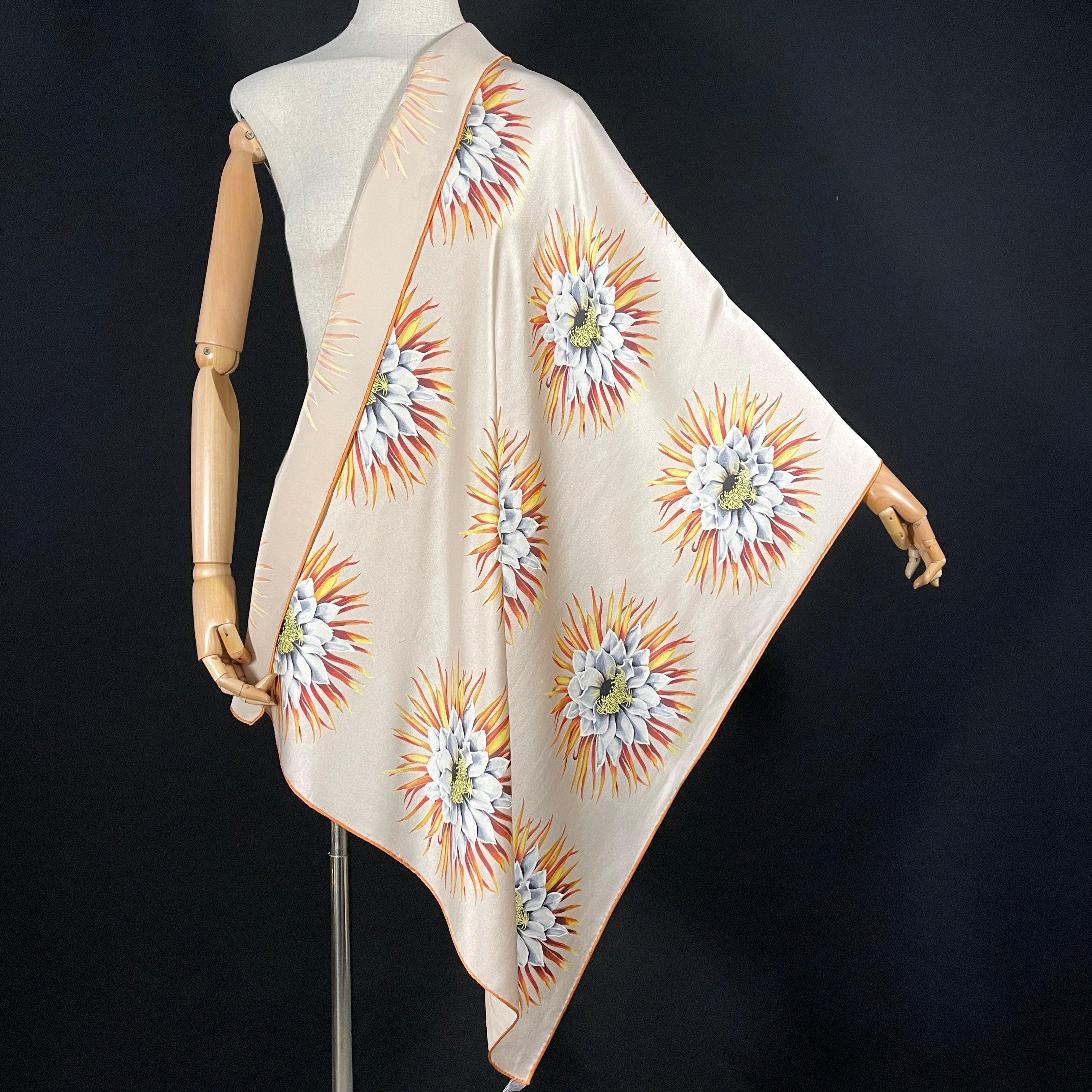 FABRIC FRONTLINE - FABRIC FRONTLINE Silk Scarf - AVVIIVVA.COM