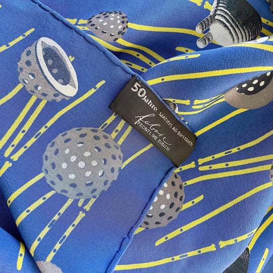 FABRIC FRONTLINE - FABRIC FRONTLINE Silk Scarf - AVVIIVVA.COM