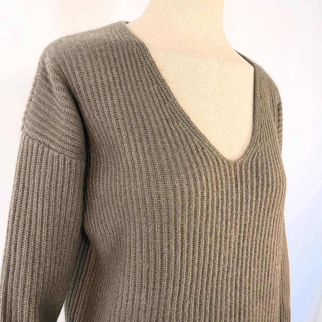 FTC - FTC Cashmere Sweater - AVVIIVVA.COM