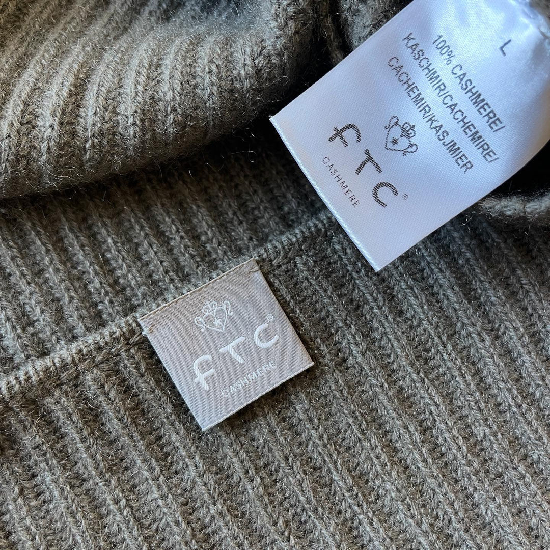 FTC - FTC Cashmere Sweater - AVVIIVVA.COM