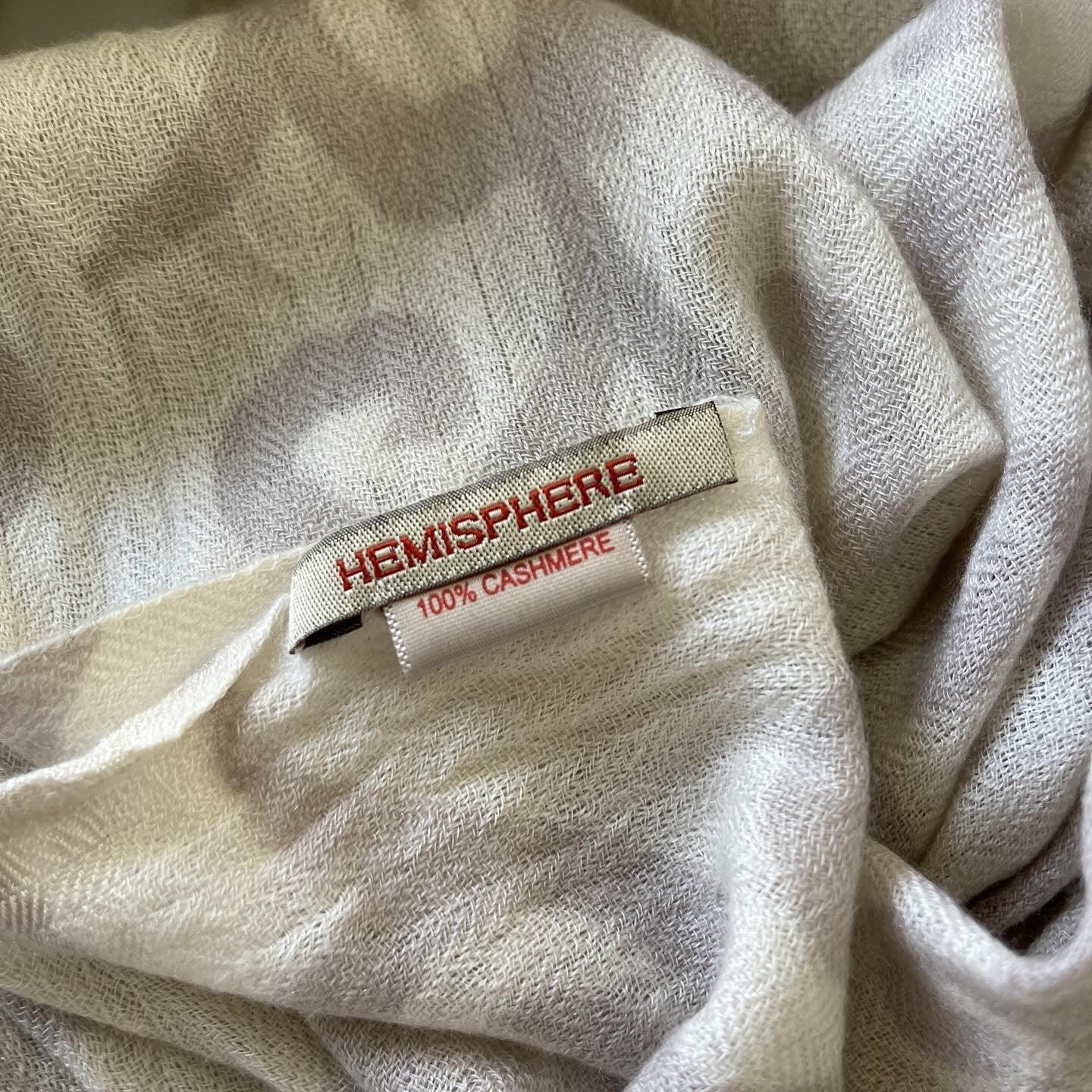 HEMISPHERE - HEMISPHERE Cashmere Scarf - AVVIIVVA.COM