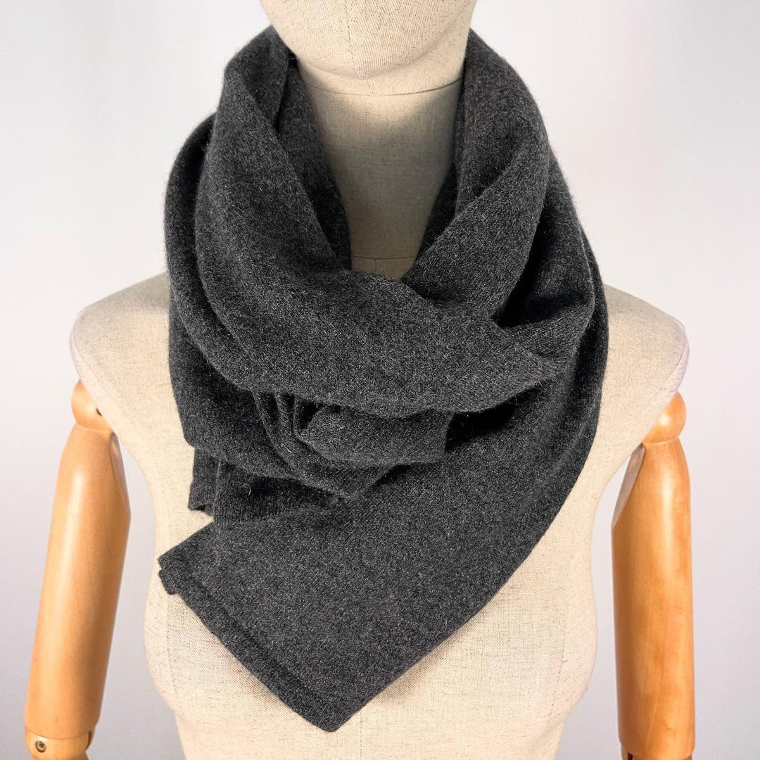 HEMISPHERE - HEMISPHERE Cashmere Scarf - AVVIIVVA.COM