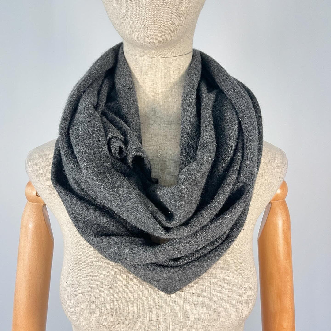 HEMISPHERE - HEMISPHERE Cashmere Scarf - AVVIIVVA.COM