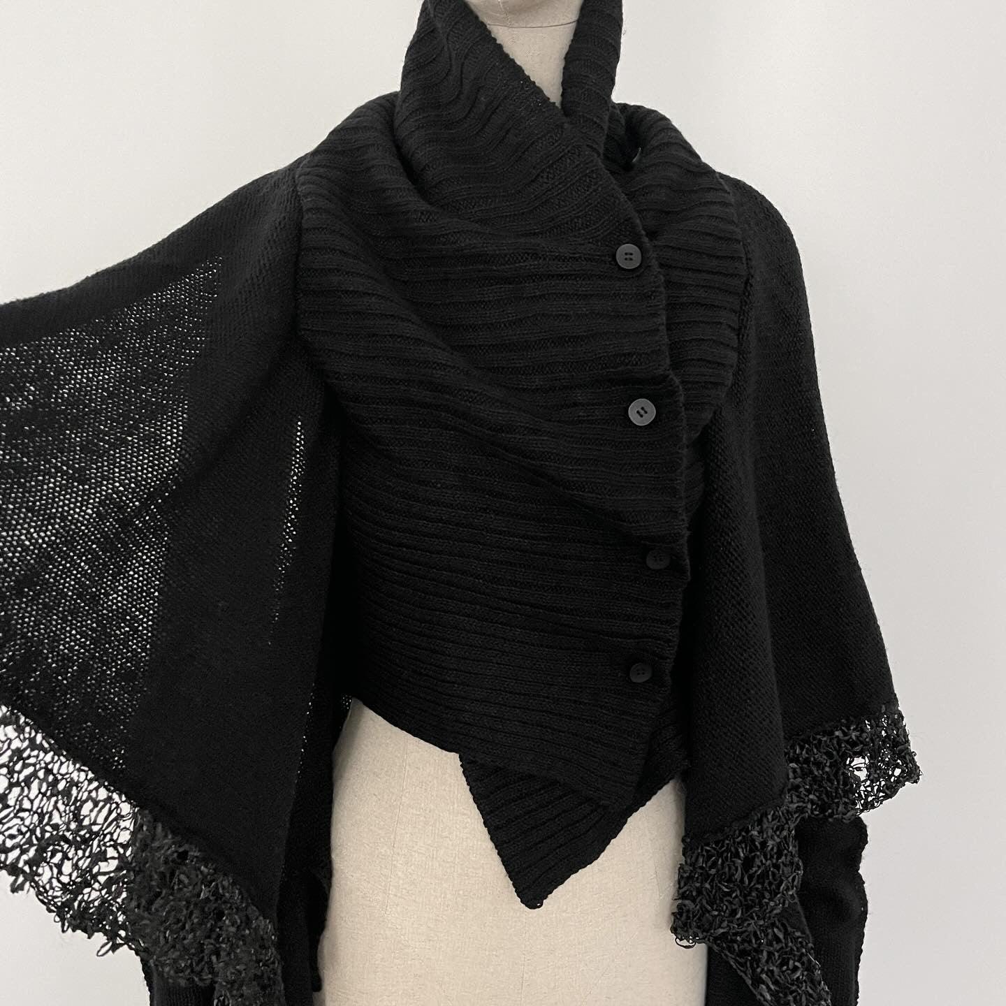 MASNADA - MASNADA Transformer Cardigan - AVVIIVVA.COM