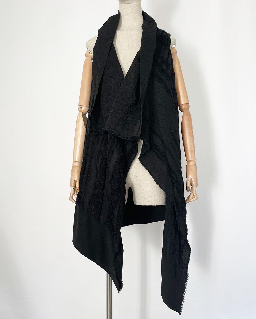 MASNADA - MASNADA Vest - AVVIIVVA.COM