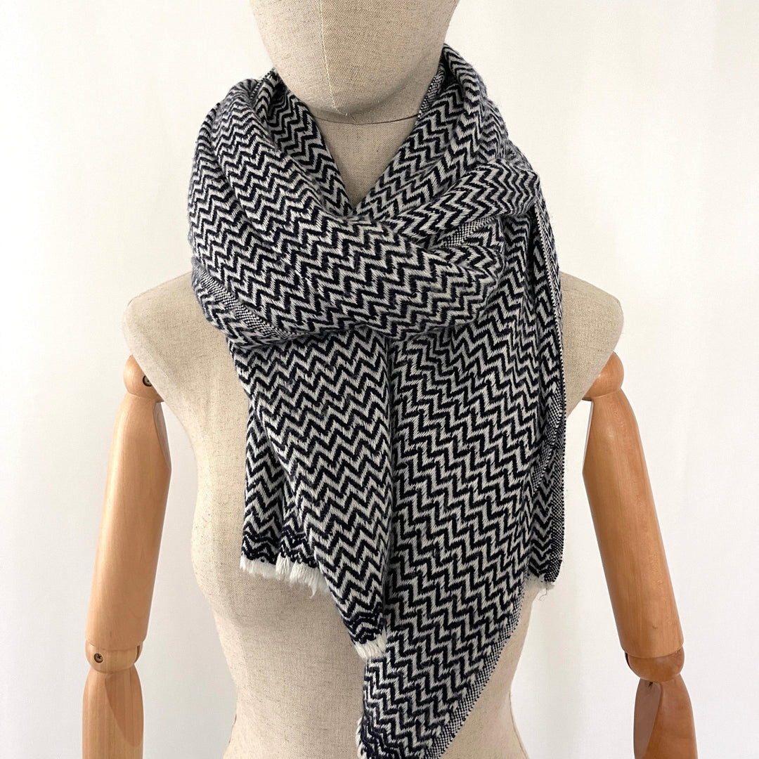 New Hand Made - New Hand Made Cashmere Scarf - AVVIIVVA.COM
