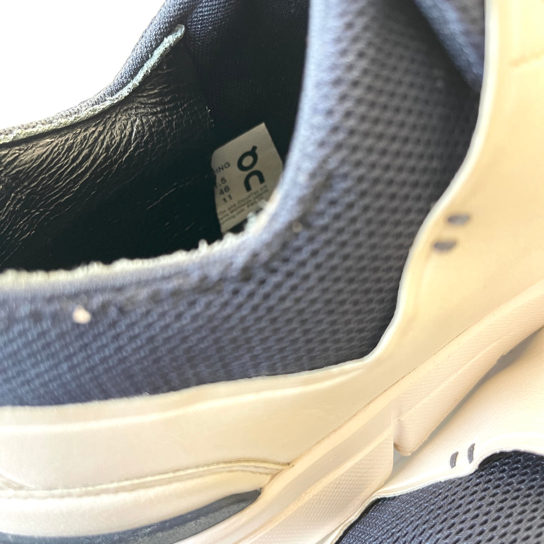 ON CLOUD - ON The Roger Sneakers - AVVIIVVA.COM
