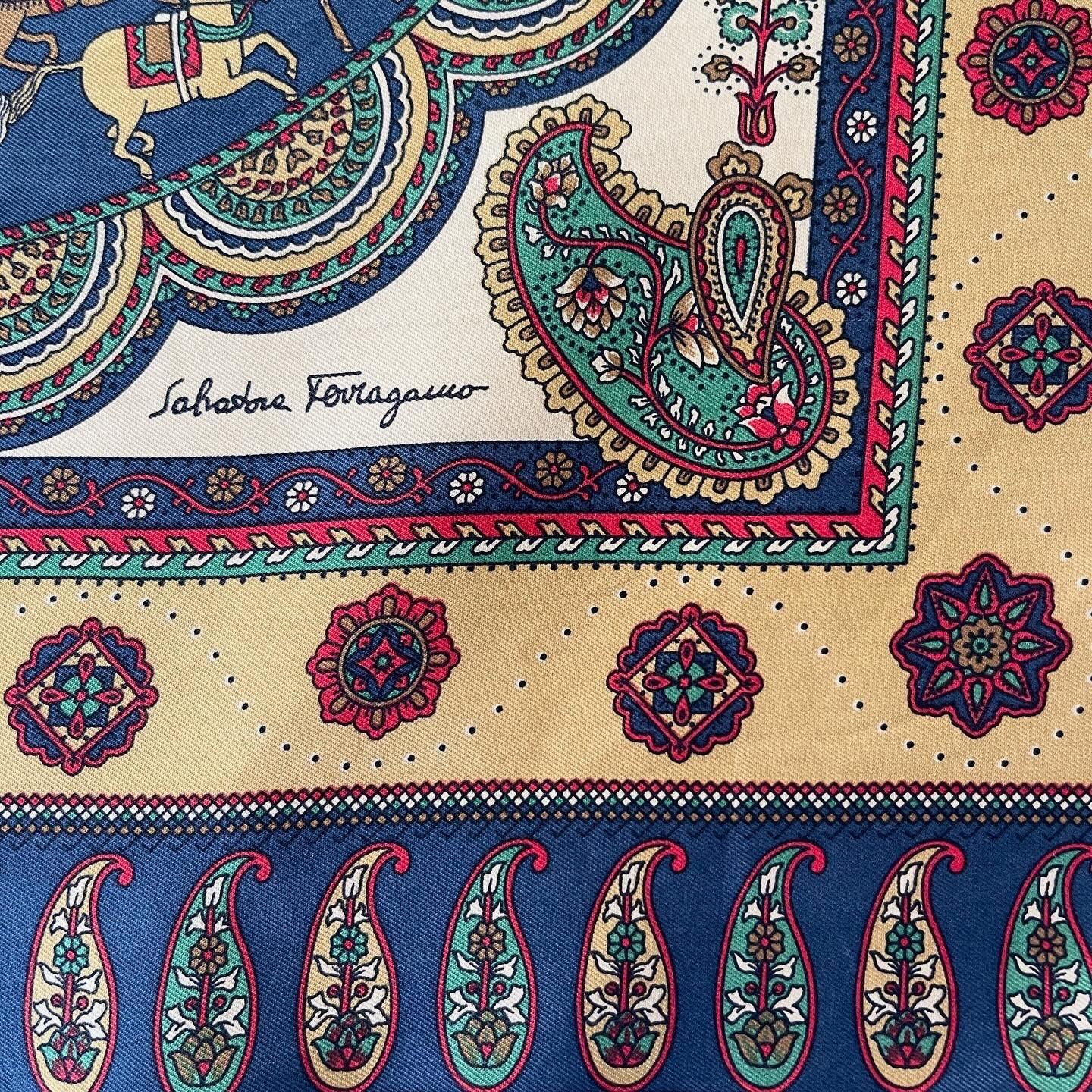 SALVATORE FERRAGAMO - SALVATORE FERRAGAMO Vintage Scarf - AVVIIVVA.COM