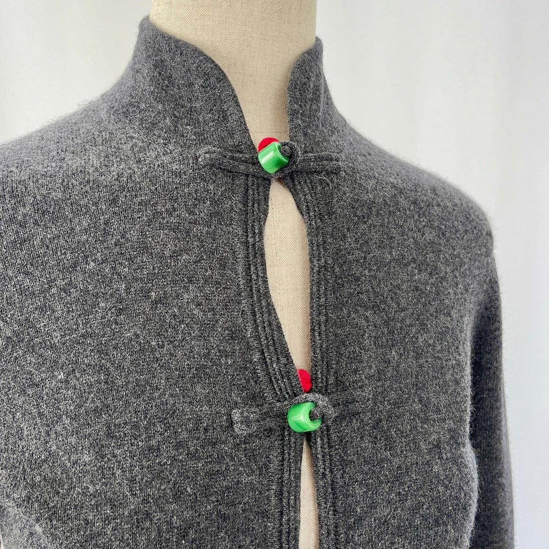 SHANGHAI TANG - SHANGHAI TANG Reversible Cashmere Cardigan with Jade - AVVIIVVA.COM