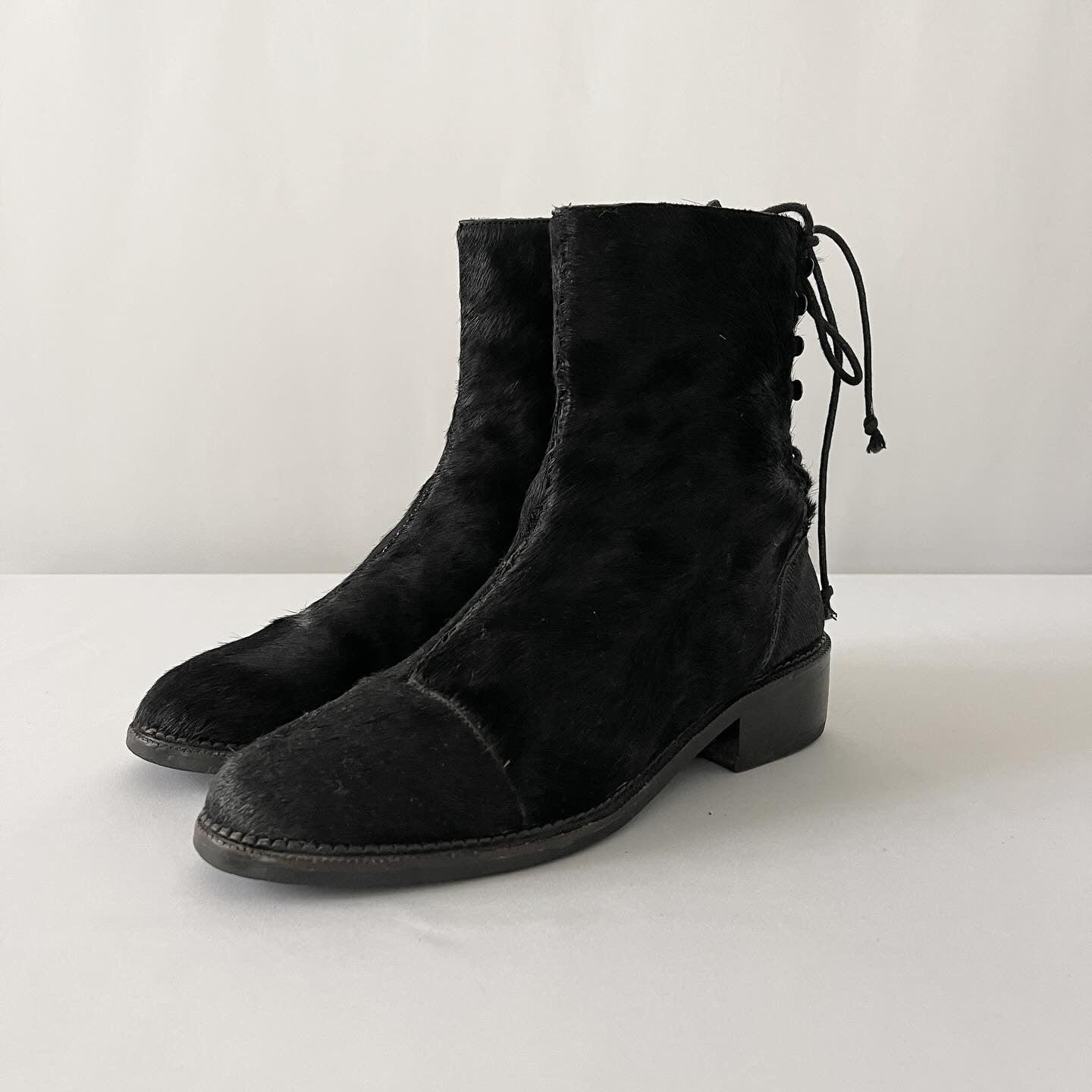 YANG LI - YANG LI Boots - AVVIIVVA.COM