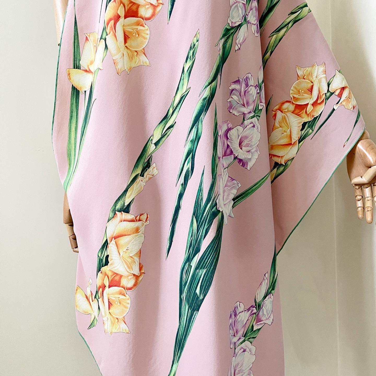 FABRIC FRONTLINE - FABRIC FRONTLINE Silk Scarf - AVVIIVVA.COM